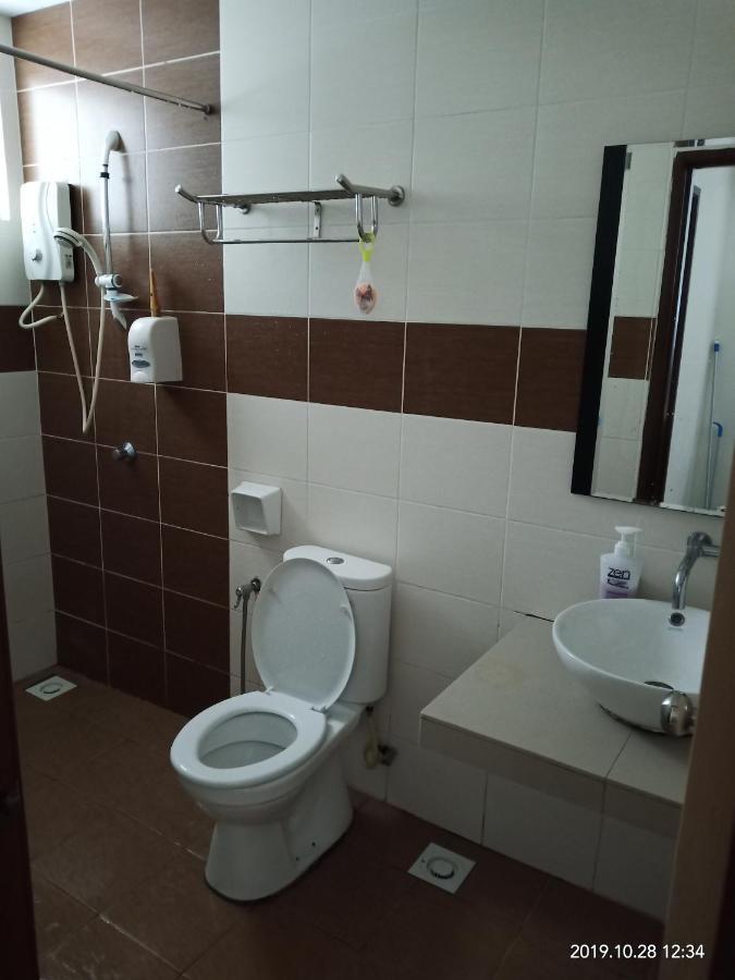 B Lagoon Muslim Apartment Малакка Экстерьер фото